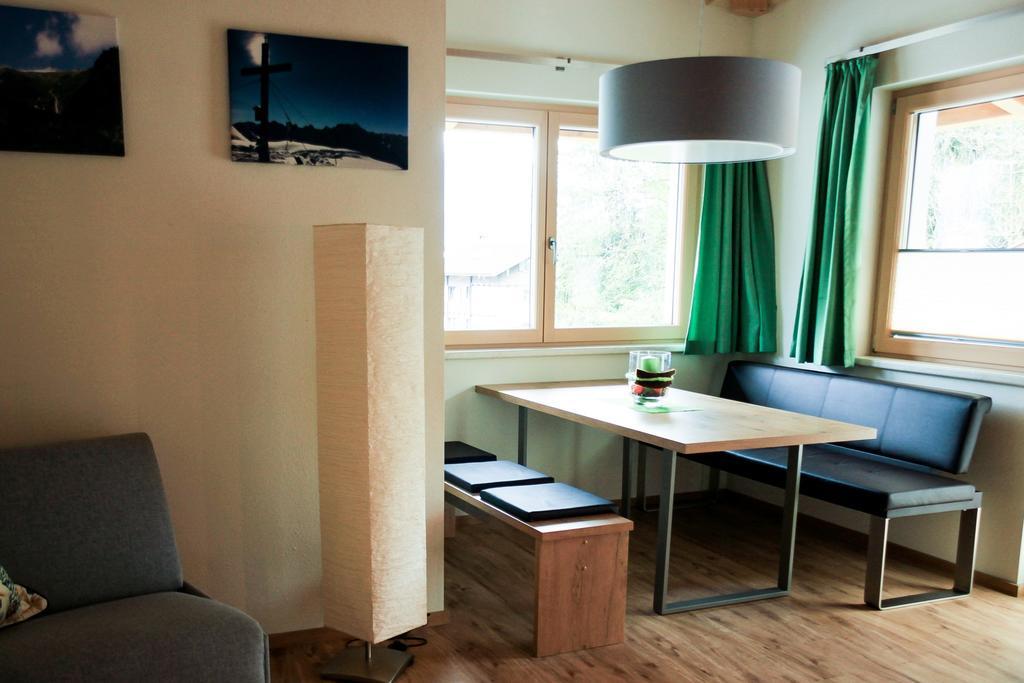Apart Bergwaerts Fuegen Room photo
