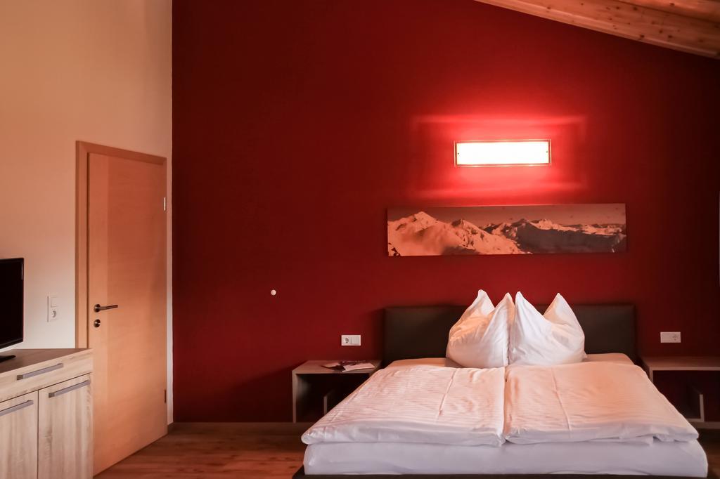 Apart Bergwaerts Fuegen Room photo